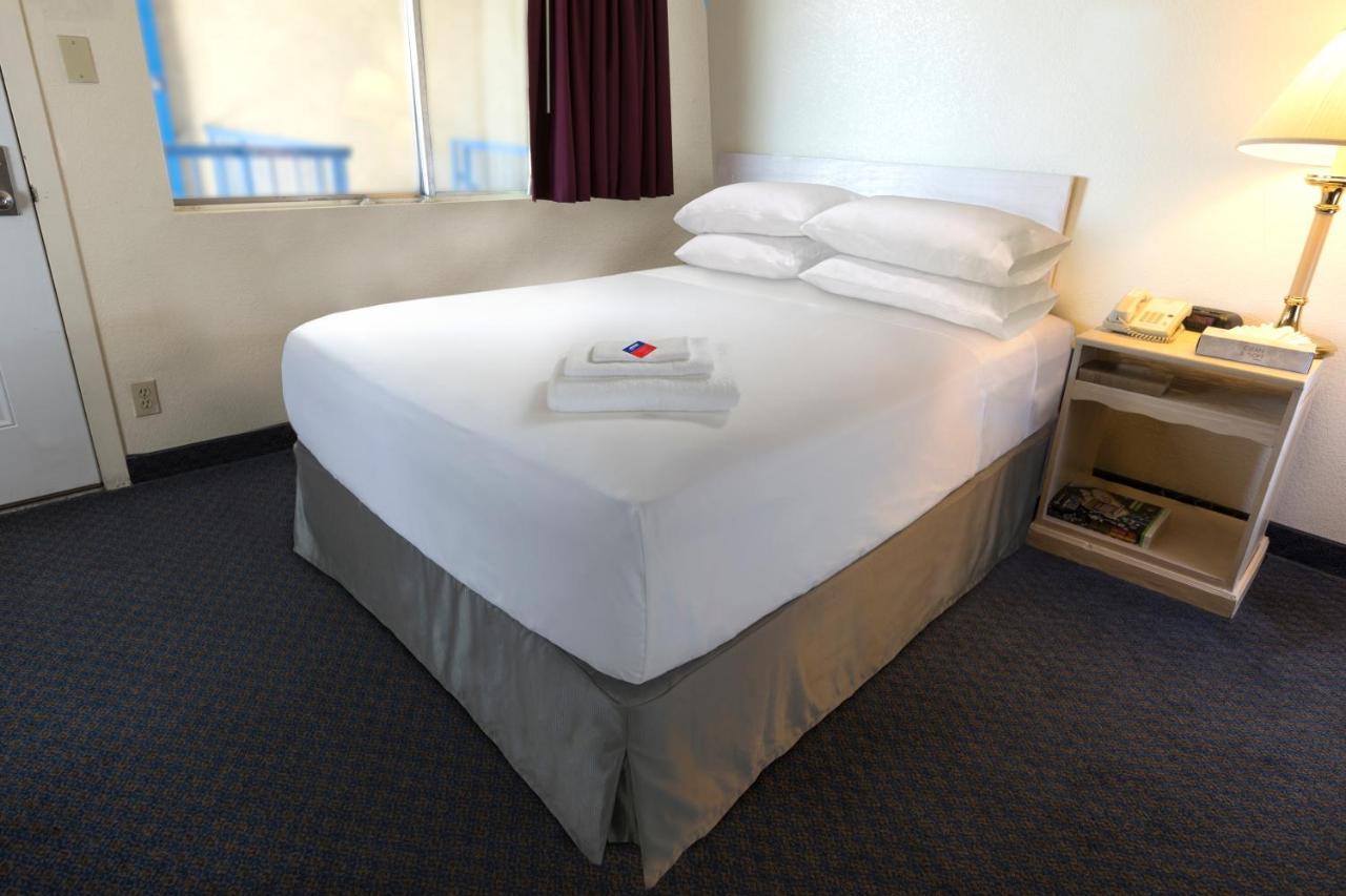 Americas Best Value Inn & Suites Forsyth Eksteriør bilde